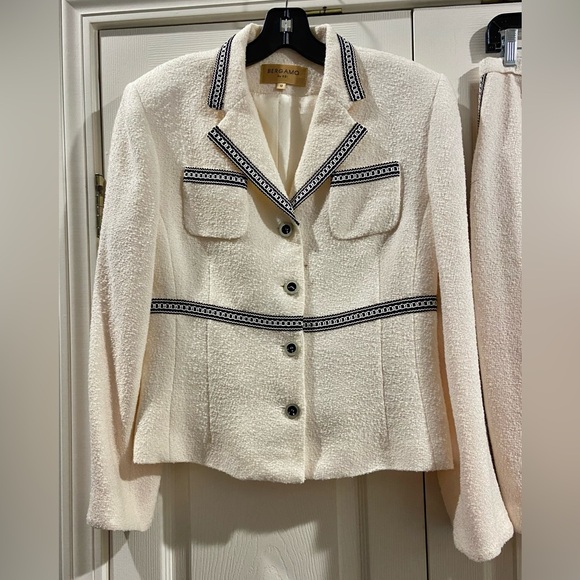 Vintage Bergamo By EBI 2 piece Cream Suit With Black Trim Accent Size 10 - Picture 4 of 8